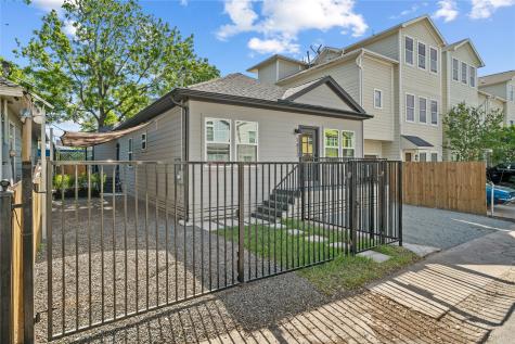 1813 Lewis Street Houston TX 77009