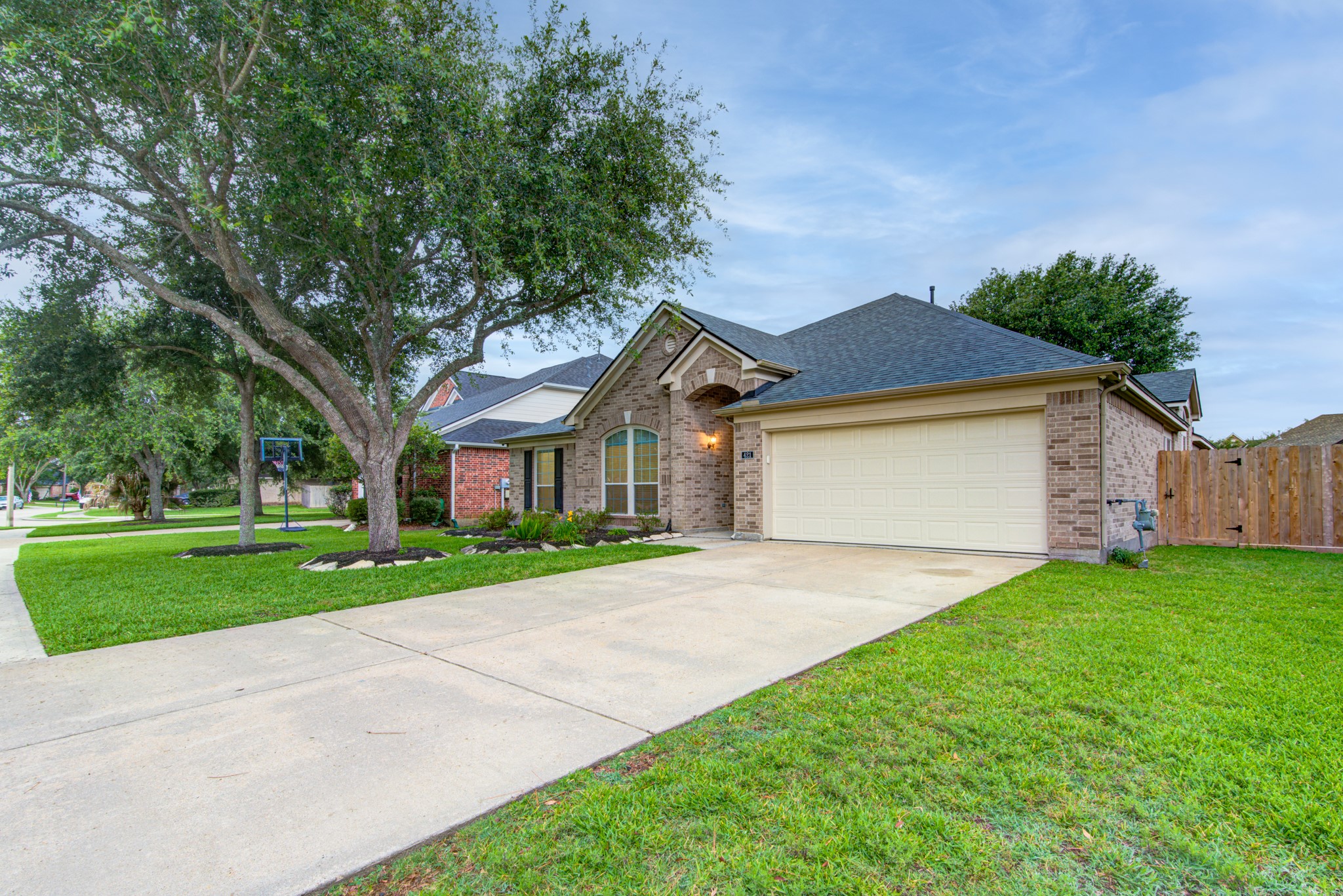 421 Laddingford Lane League City TX 77573