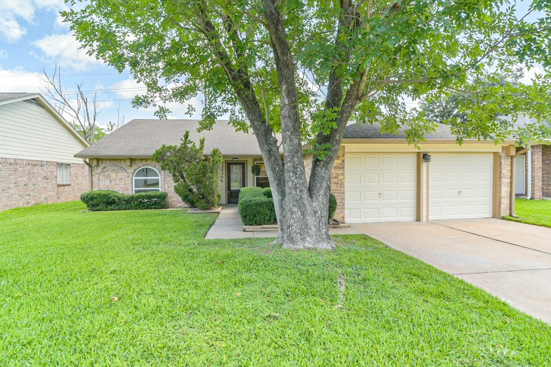15806 Pfeiffer Drive Houston TX 77082