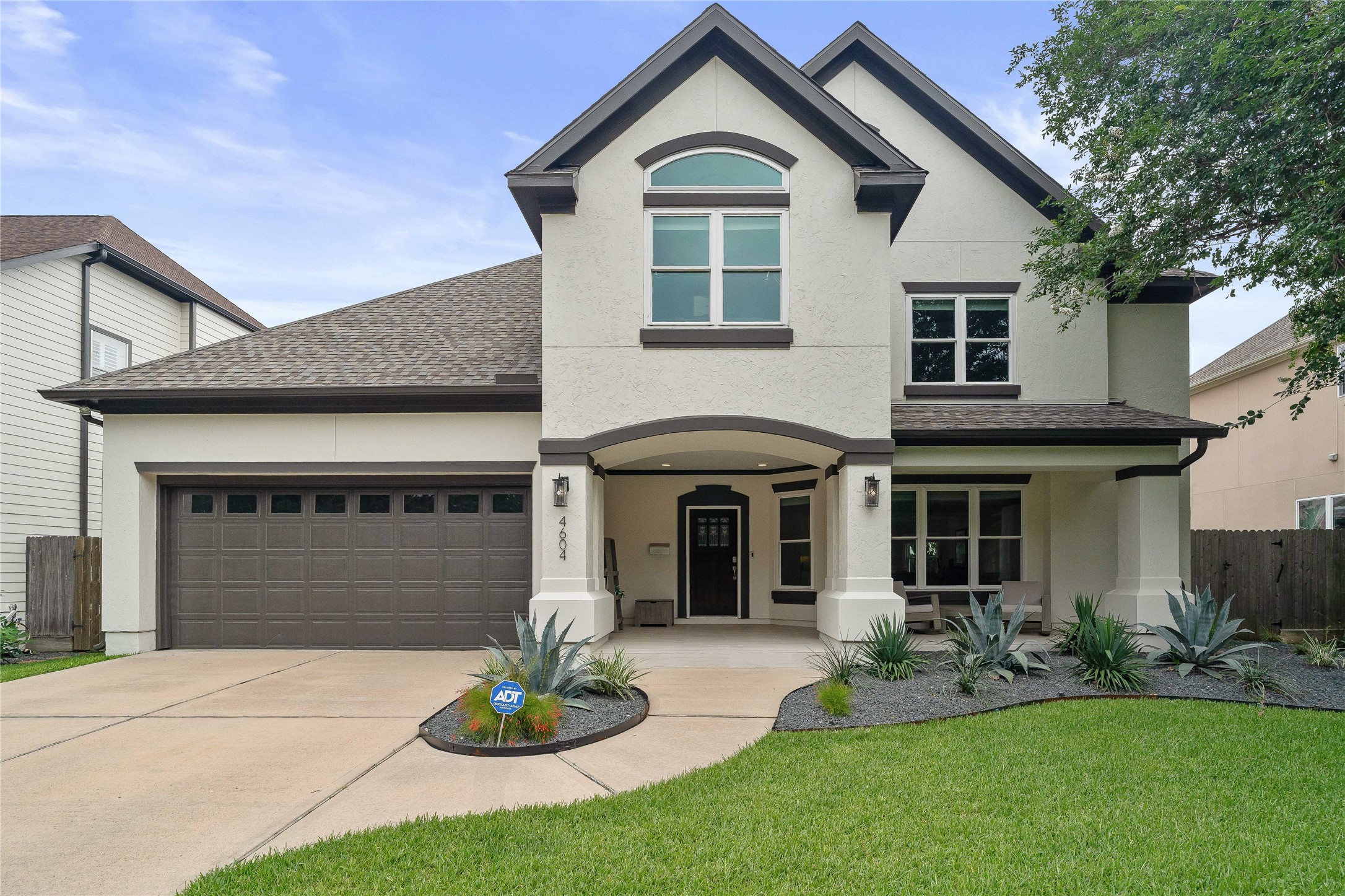4604 Locust Street Bellaire TX 77401