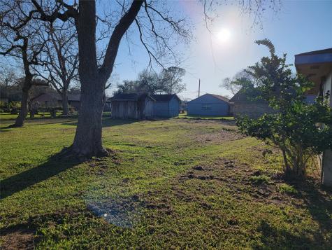 3 Ivy Court Jones Creek TX 77541