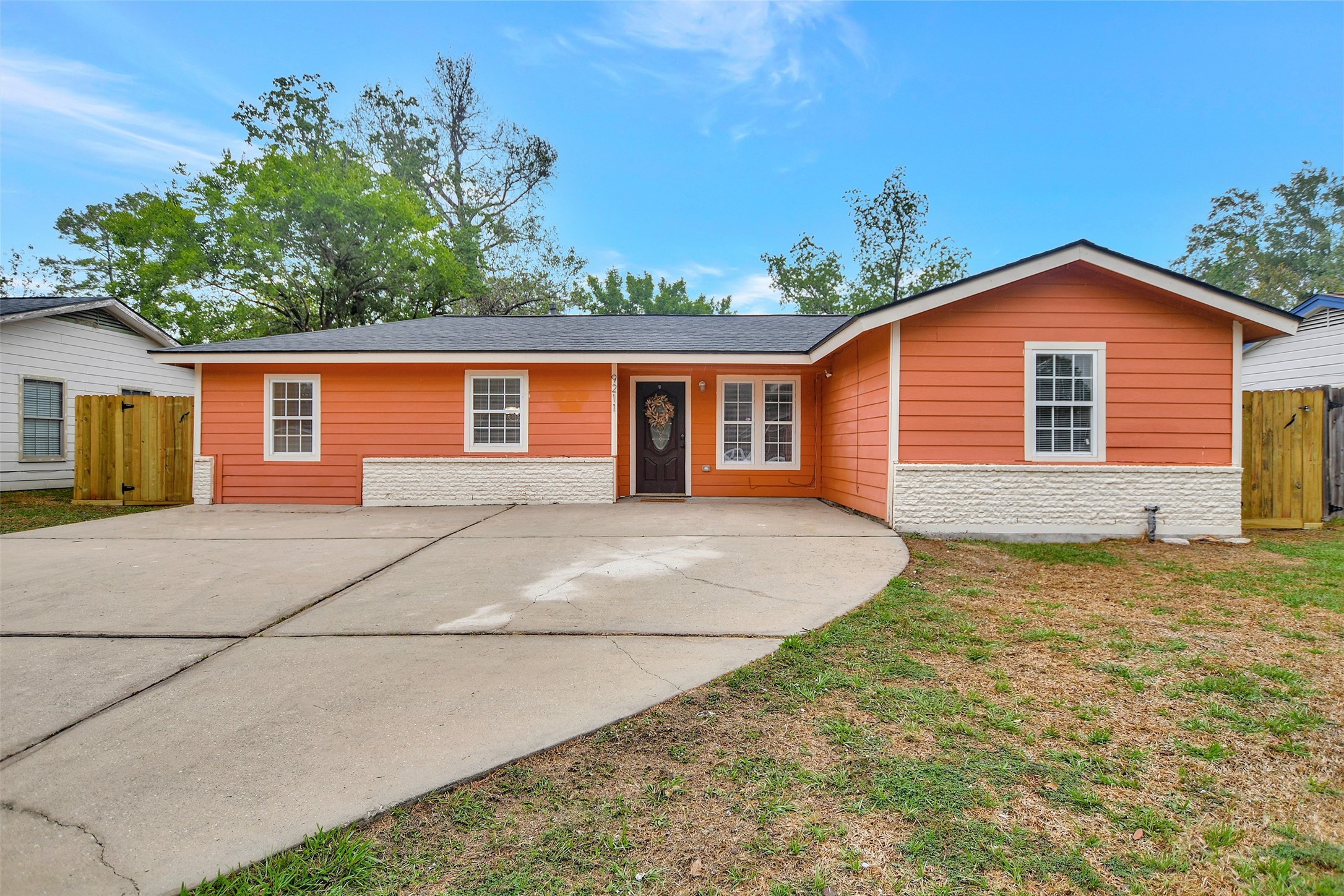9211 Oak Knoll Lane Houston TX 77078