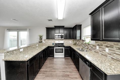 696 Road 5105 Cleveland TX 77327