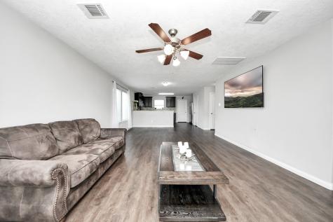696 Road 5105 Cleveland TX 77327