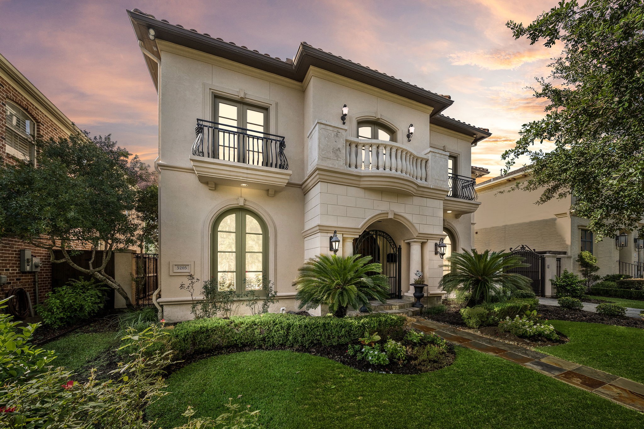 5205 Grand Lake Street Bellaire TX 77401