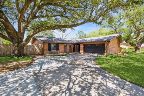 119 N Jane Street Alvin TX 77511