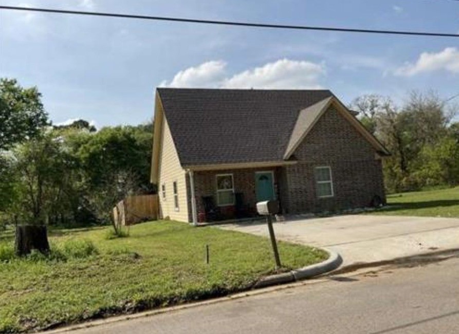 504 Drive Martin Luther King Jr Avenue Pittsburg TX 75686