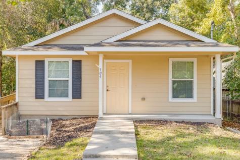 304 Louisiana Avenue Bacliff TX 77518