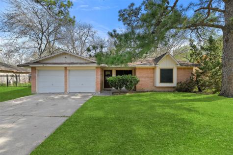 401 Oak Vista Drive Friendswood TX 77546