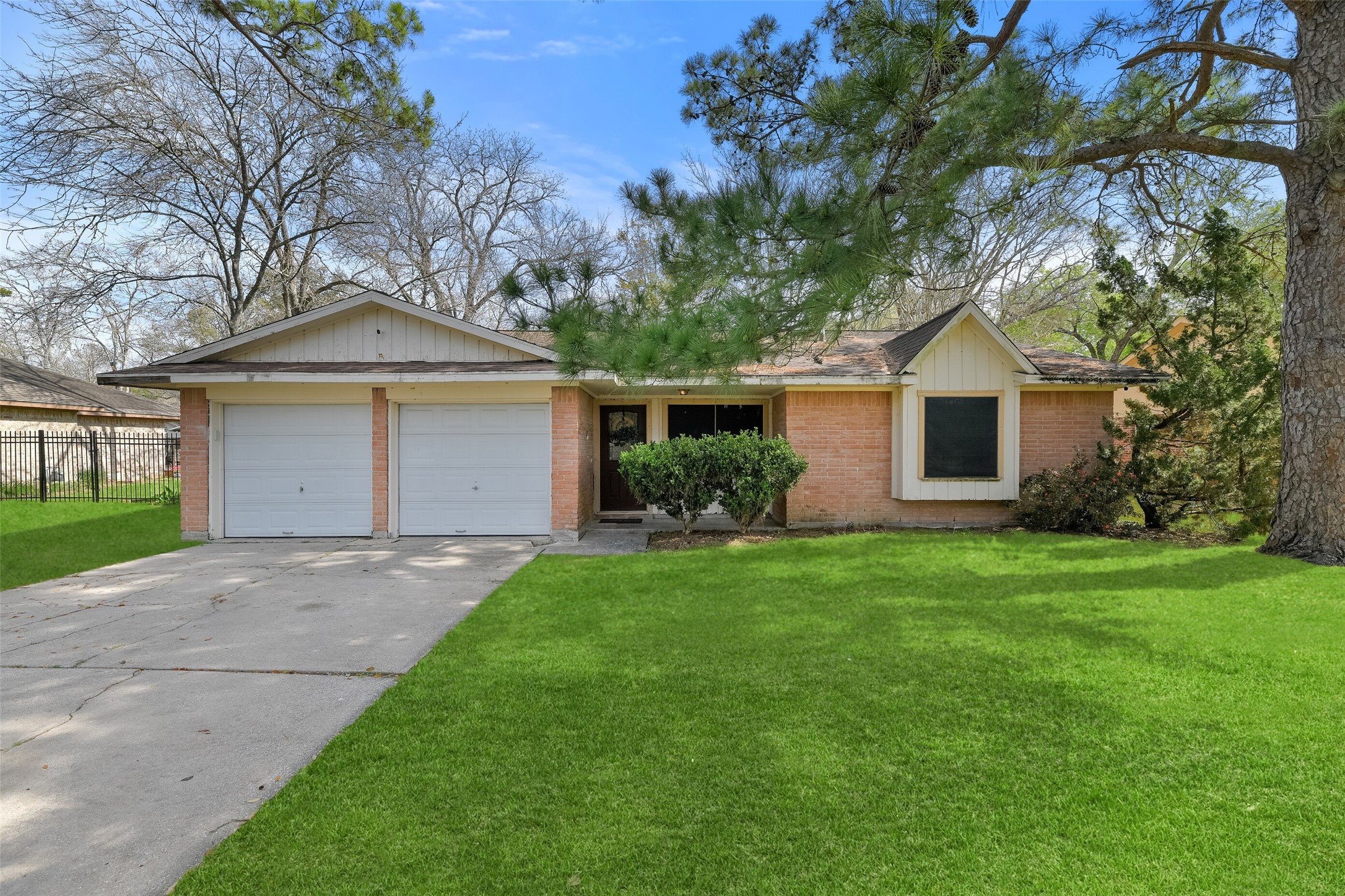 401 Oak Vista Drive Friendswood TX 77546