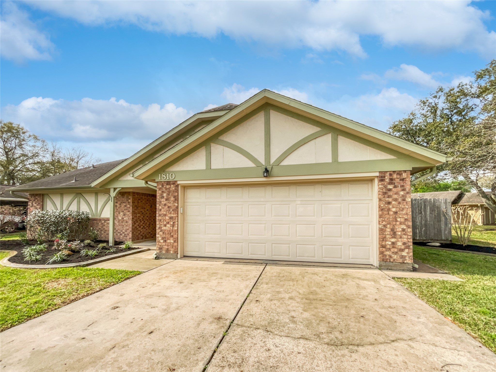 1810 Cripple Creek Lane Pearland TX 77581