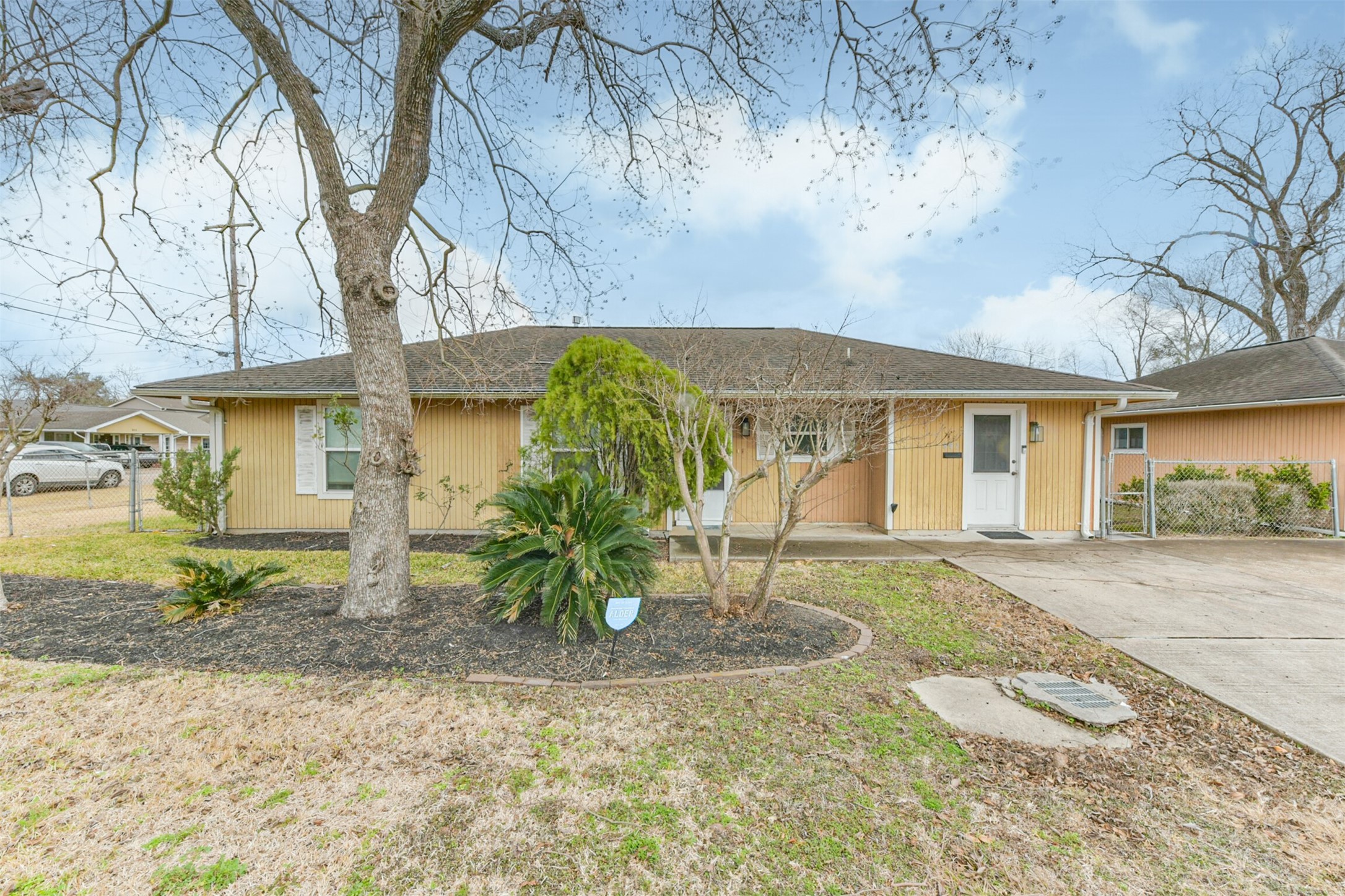802 Avenue F South Houston TX 77587