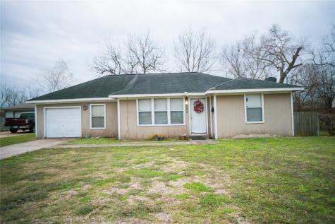 206 N Shady Oaks Street Lake Jackson TX 77566