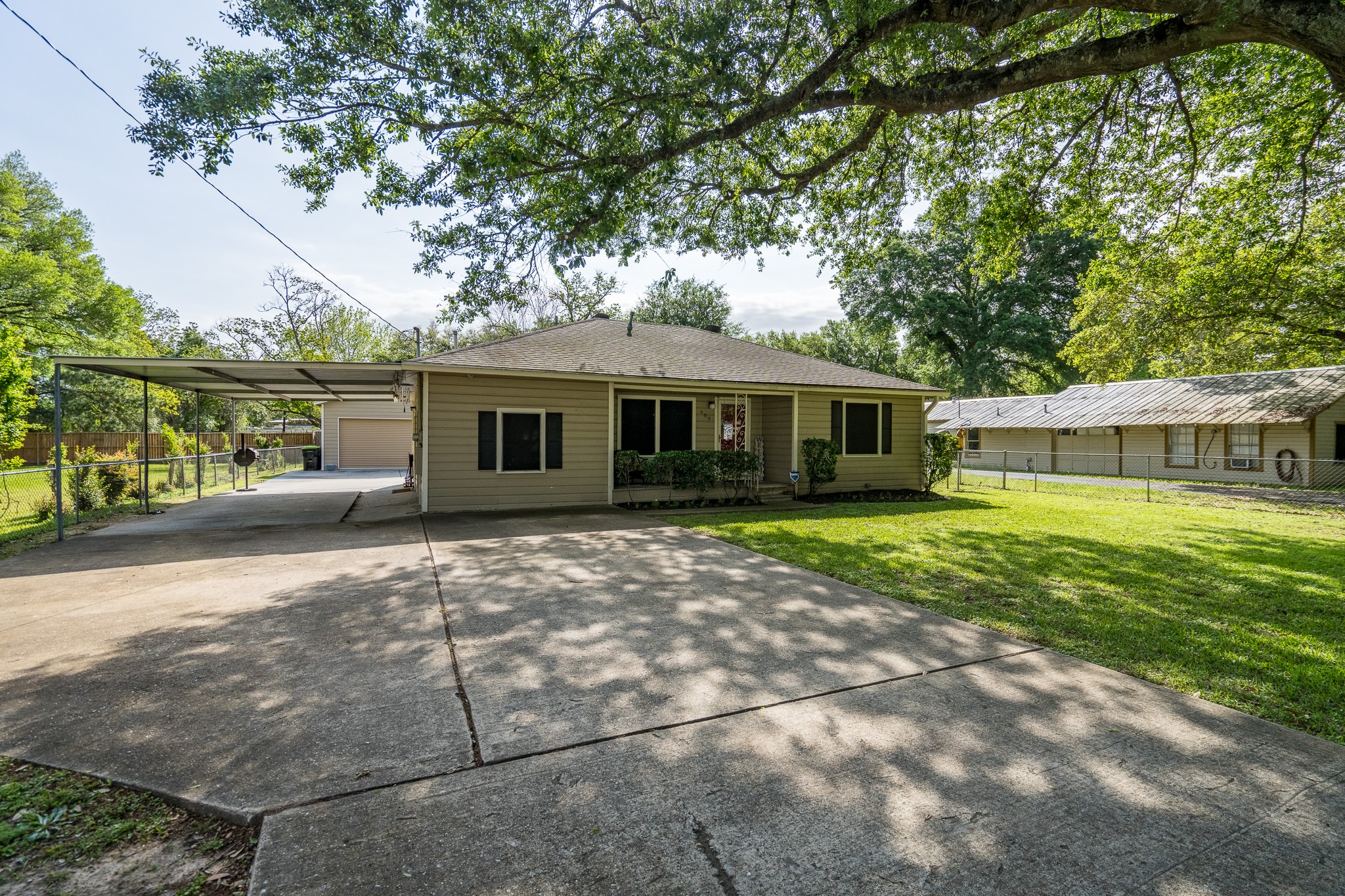 609 Hospital Street Tomball TX 77375