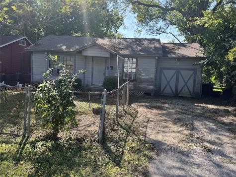 137 W Orchard Street Clute TX 77531