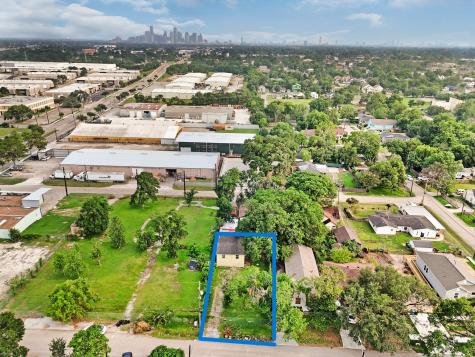 1224 Neyland Street Houston TX 77022