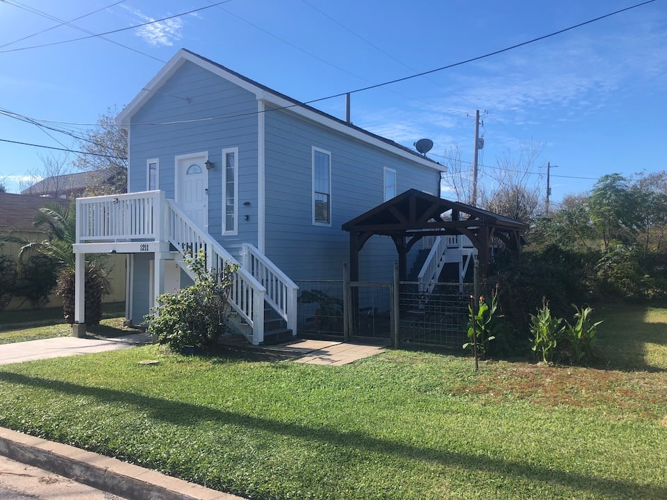 1211 12th Street Galveston TX 77550