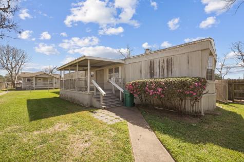 2611 1/2 Violet Street Pasadena TX 77503