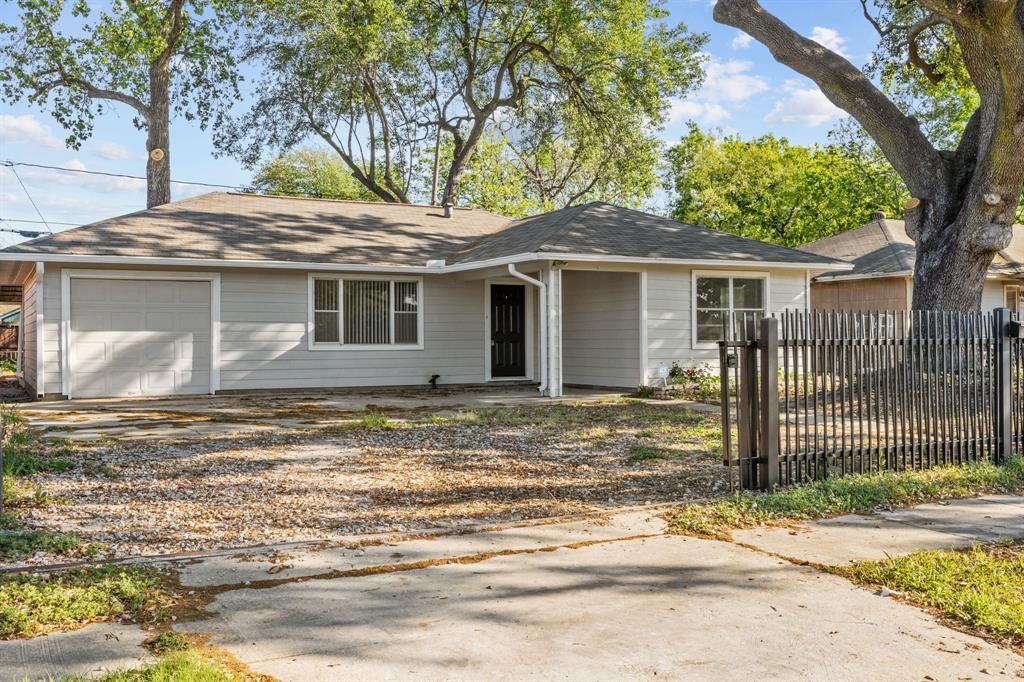 1419 Regal Street Houston TX 77034