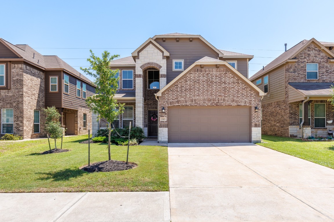 2303 Bright Sunrise Trail Fresno TX 77545