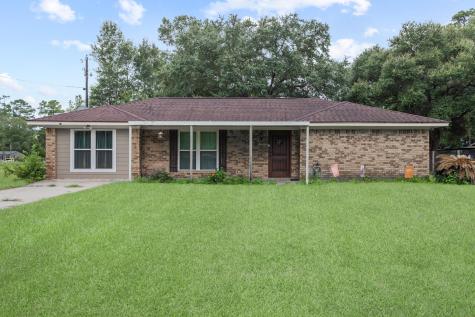 188 County Road 742 Buna TX 77612