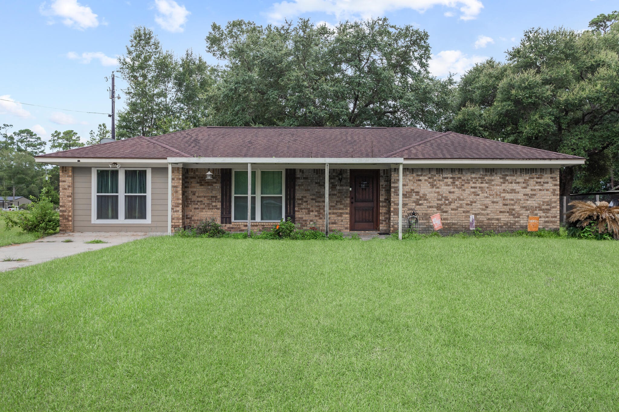 188 County Road 742 Buna TX 77612