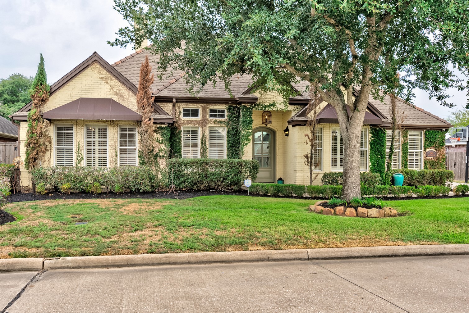 168 Grand Chase Drive Nederland TX 77627