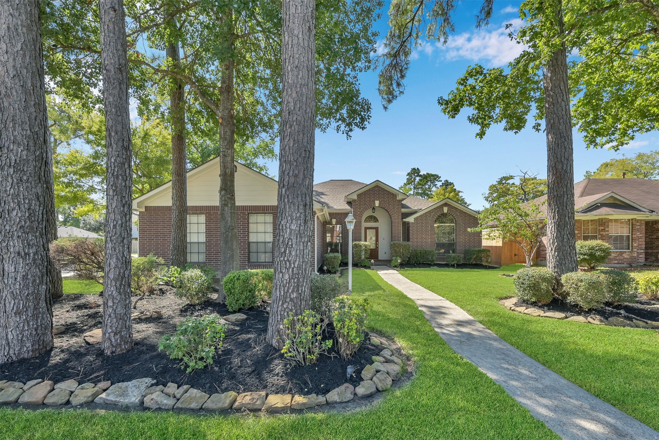 2822 Eagle Nest Lane Humble TX 77396