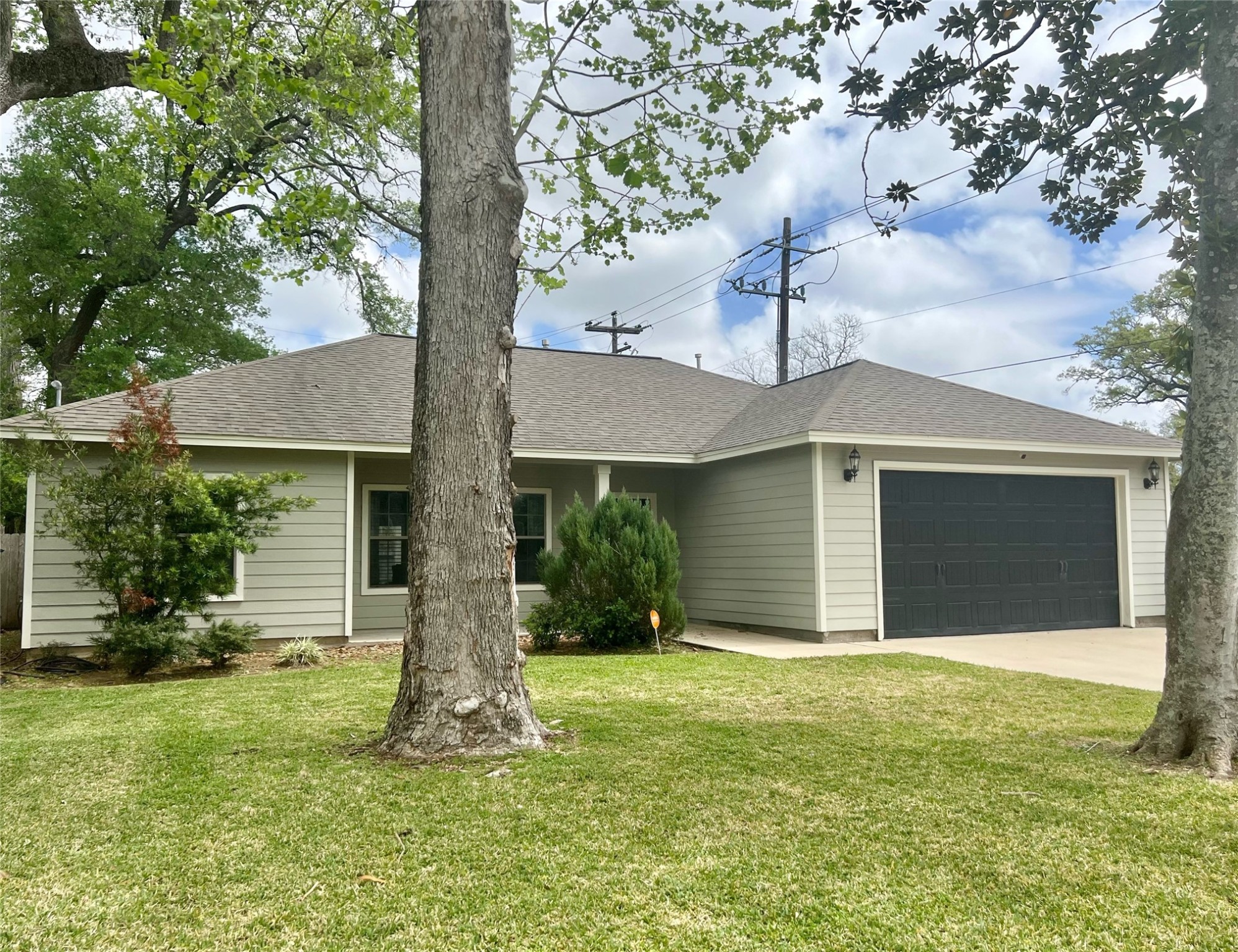 511 Sycamore Street Lake Jackson TX 77566