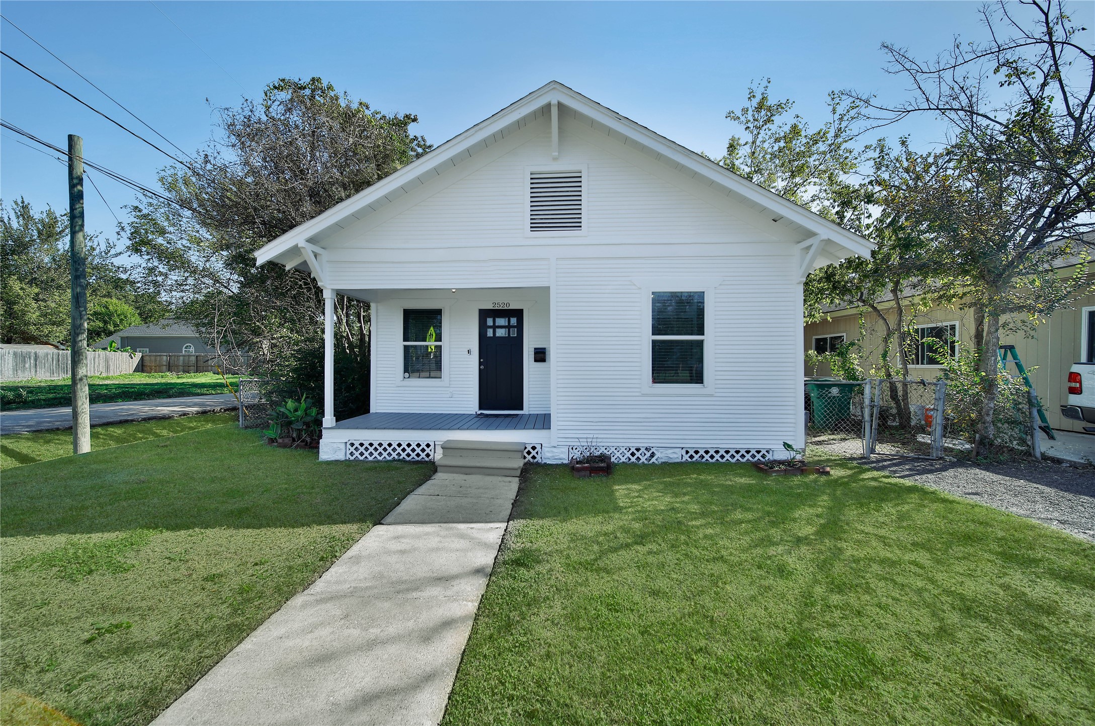 2520 Cochran Street Houston TX 77009