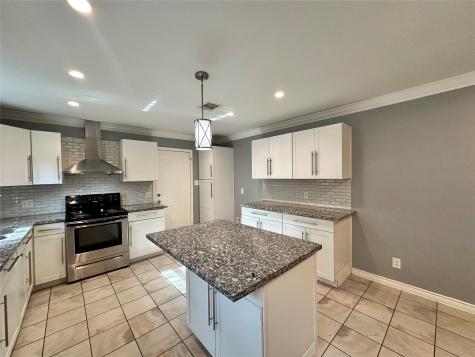 2206 S Houston Road Pasadena TX 77502