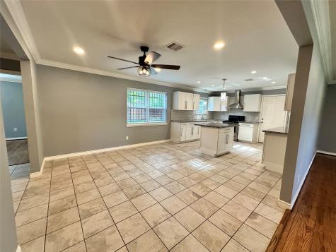 2206 S Houston Road Pasadena TX 77502