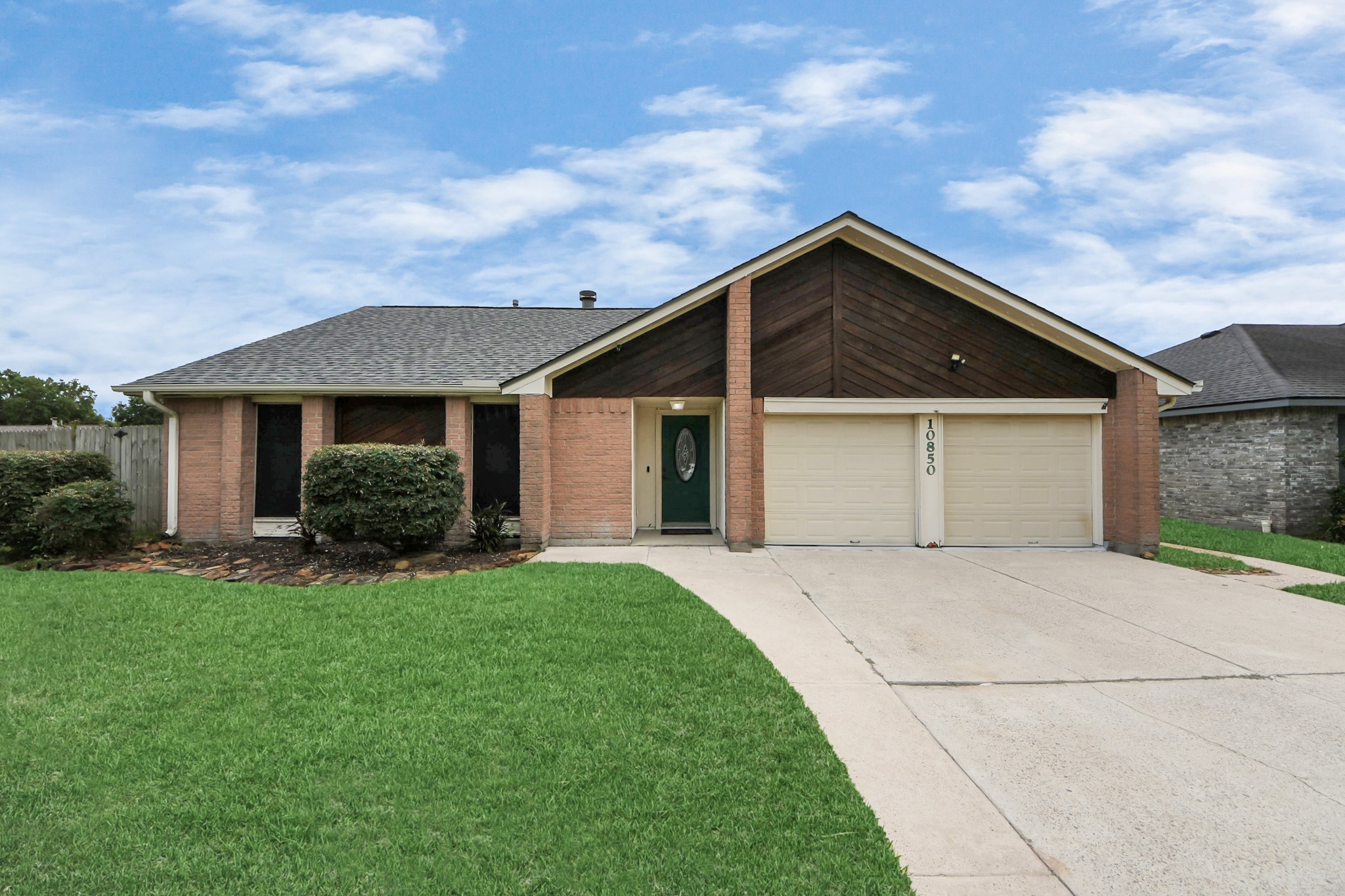10850 E Idlewood Drive La Porte TX 77571