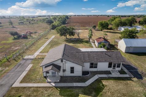 613 E Division Street Edna TX 77957
