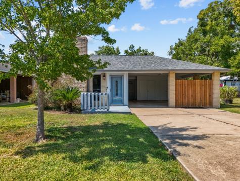 926 S 3rd Street La Porte TX 77571