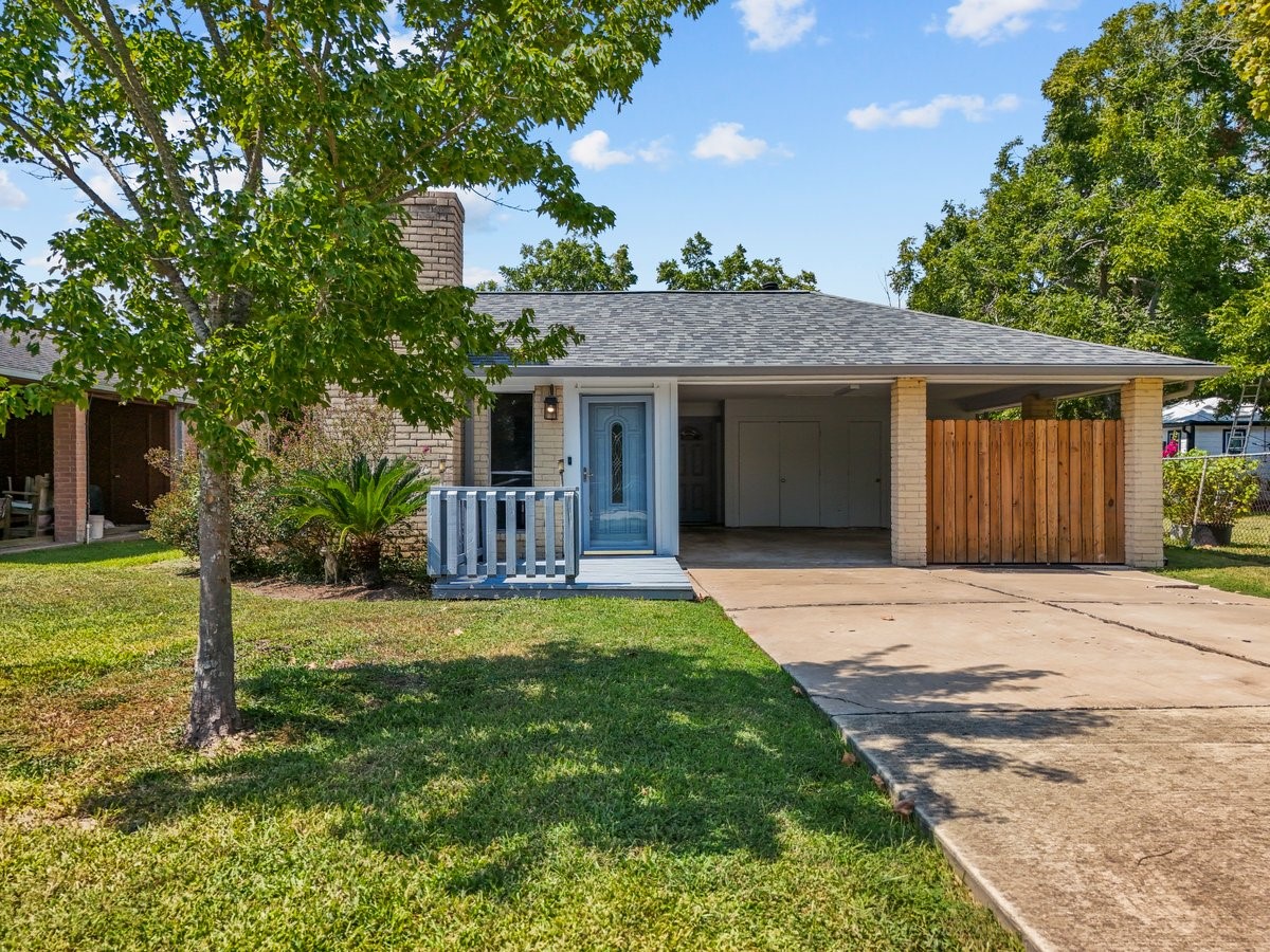 926 S 3rd Street La Porte TX 77571