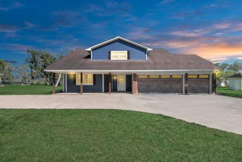 203 Coleman Drive Angleton TX 77515