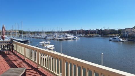 526 Southport Lane Kemah TX 77565
