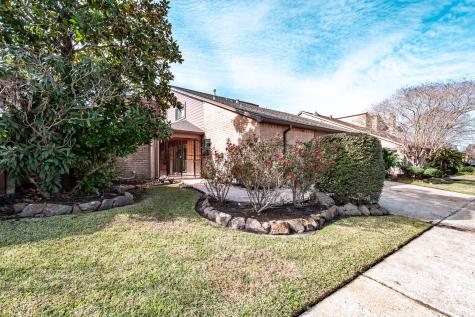 4611 Country Club View Baytown TX 77521