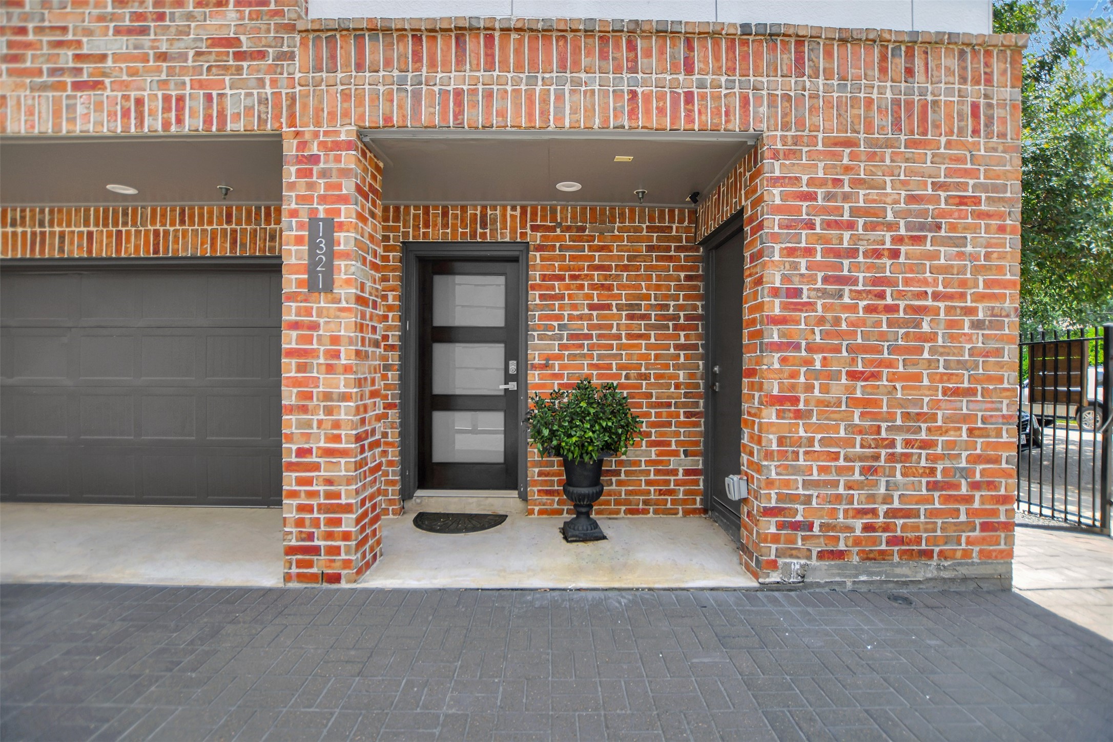 1321 Isabella Street Houston TX 77004