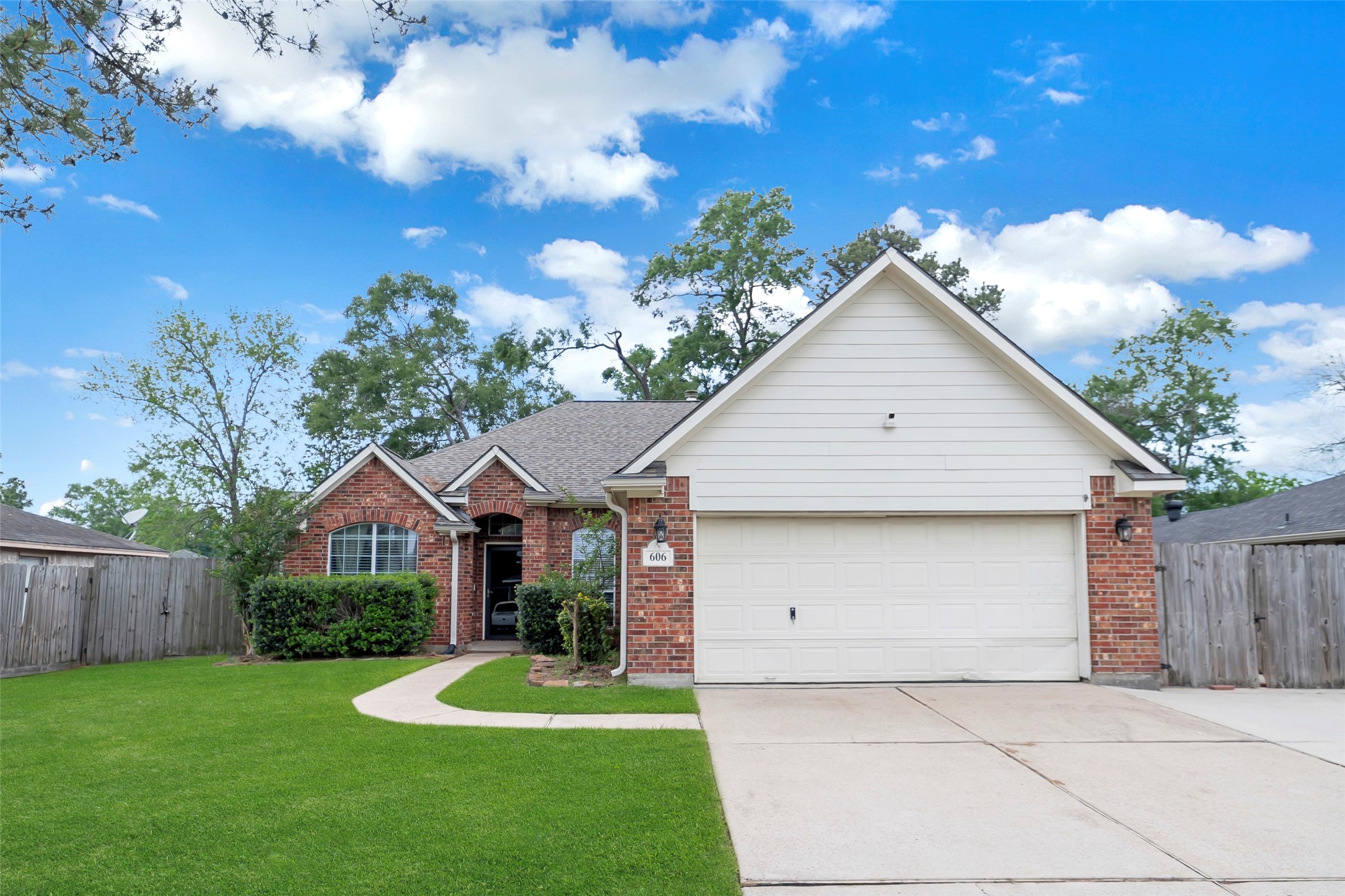 606 Sea Anchor Way Crosby TX 77532