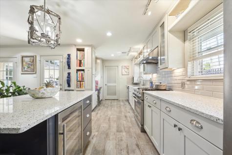 2011 Widdicomb Court Houston TX 77008