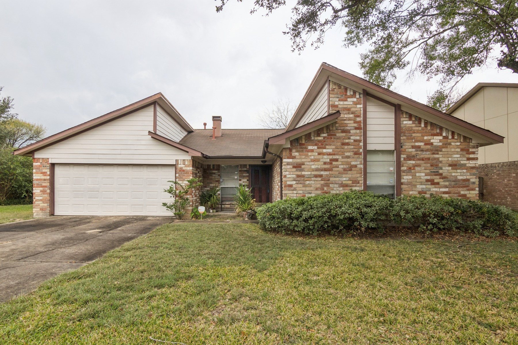 3742 Royal Manor Drive Houston TX 77082