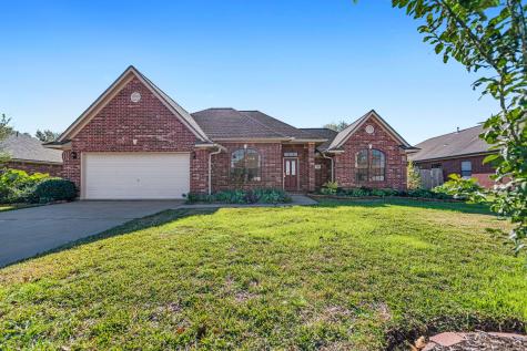 144 Indian Warrior Trail Lake Jackson TX 77566