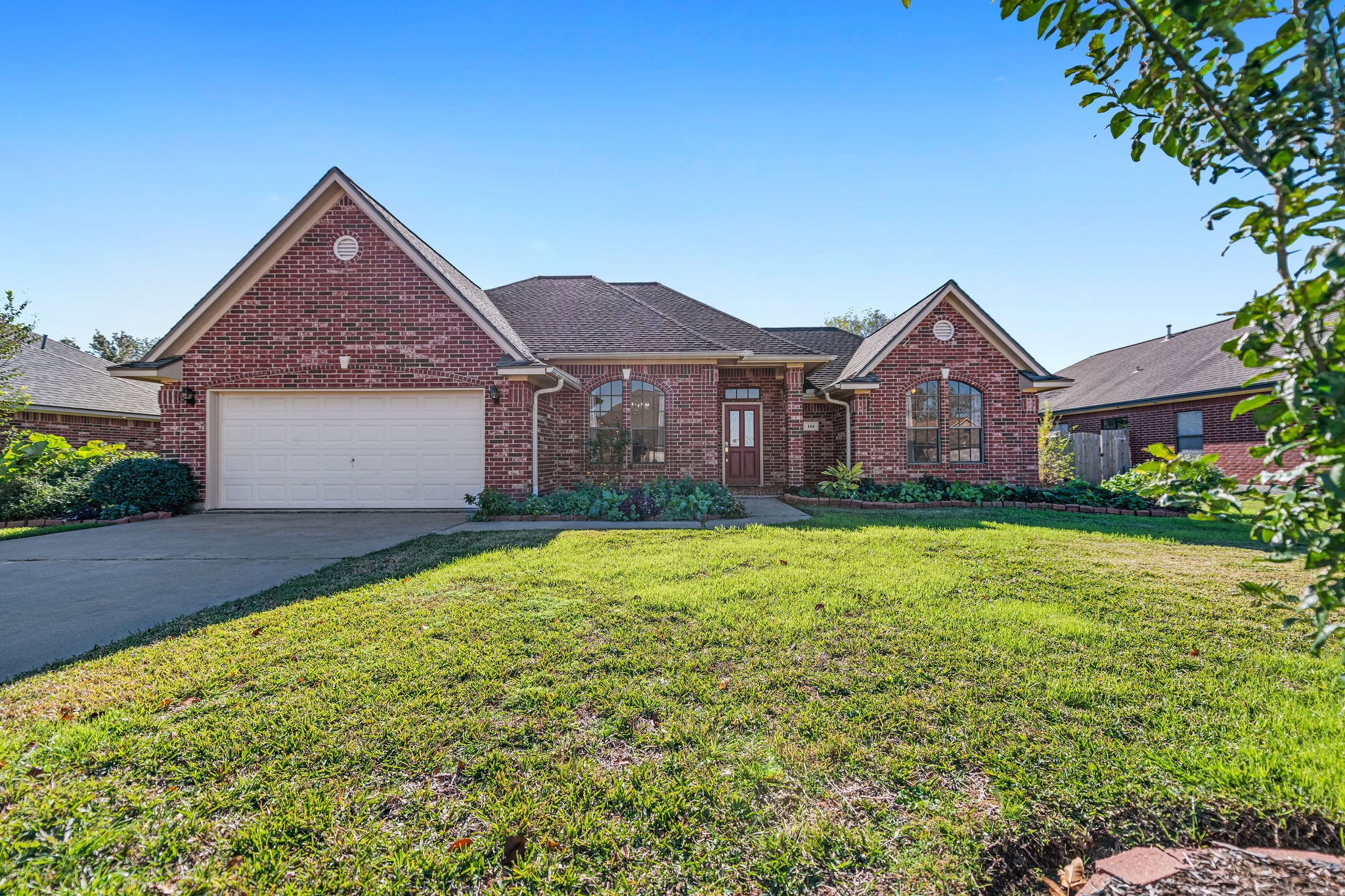 144 Indian Warrior Trail Lake Jackson TX 77566