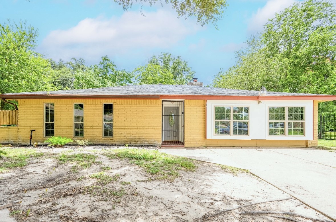 297 Eldon Street Houston TX 77060