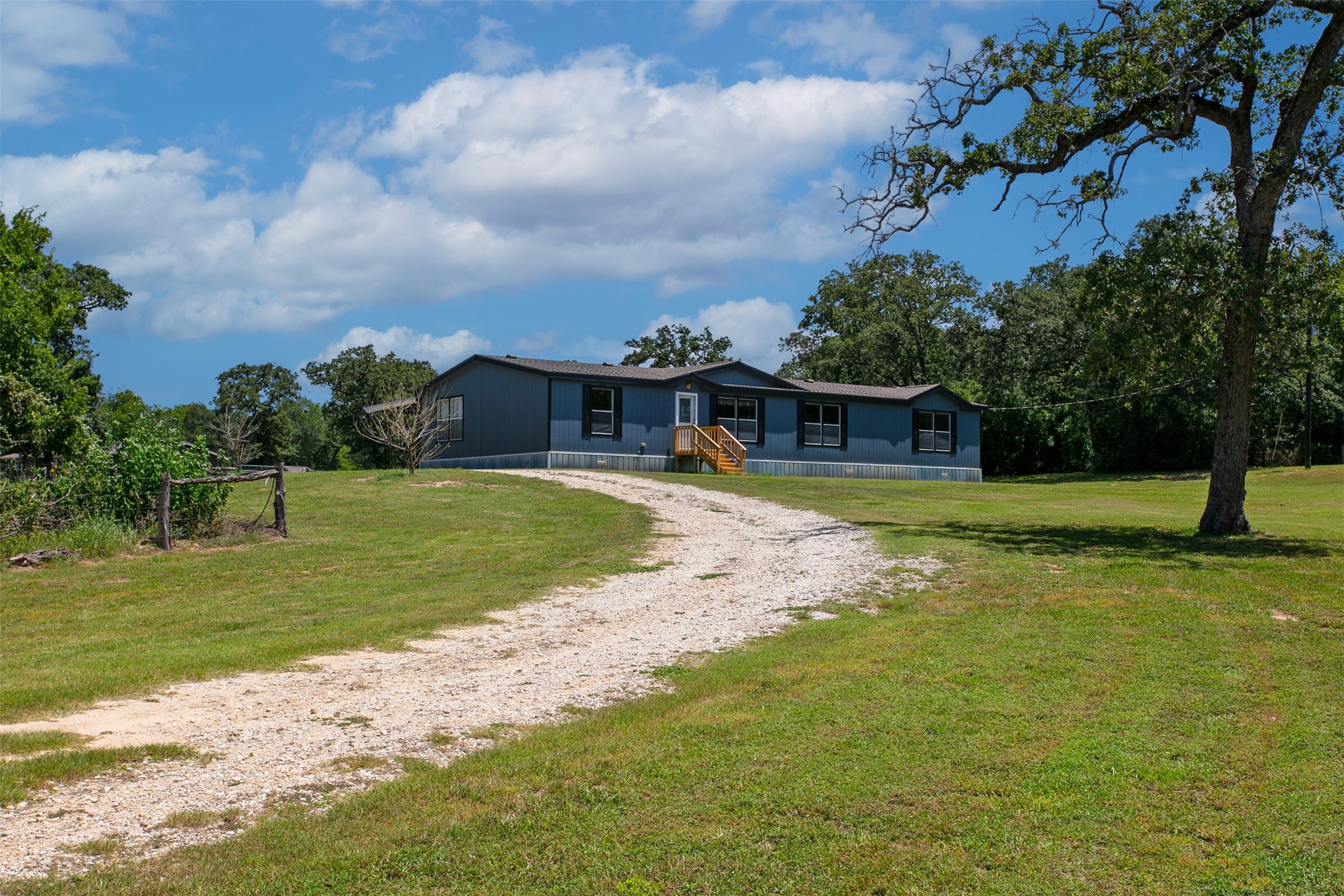 118 Yaupon Drive Caldwell TX 77836