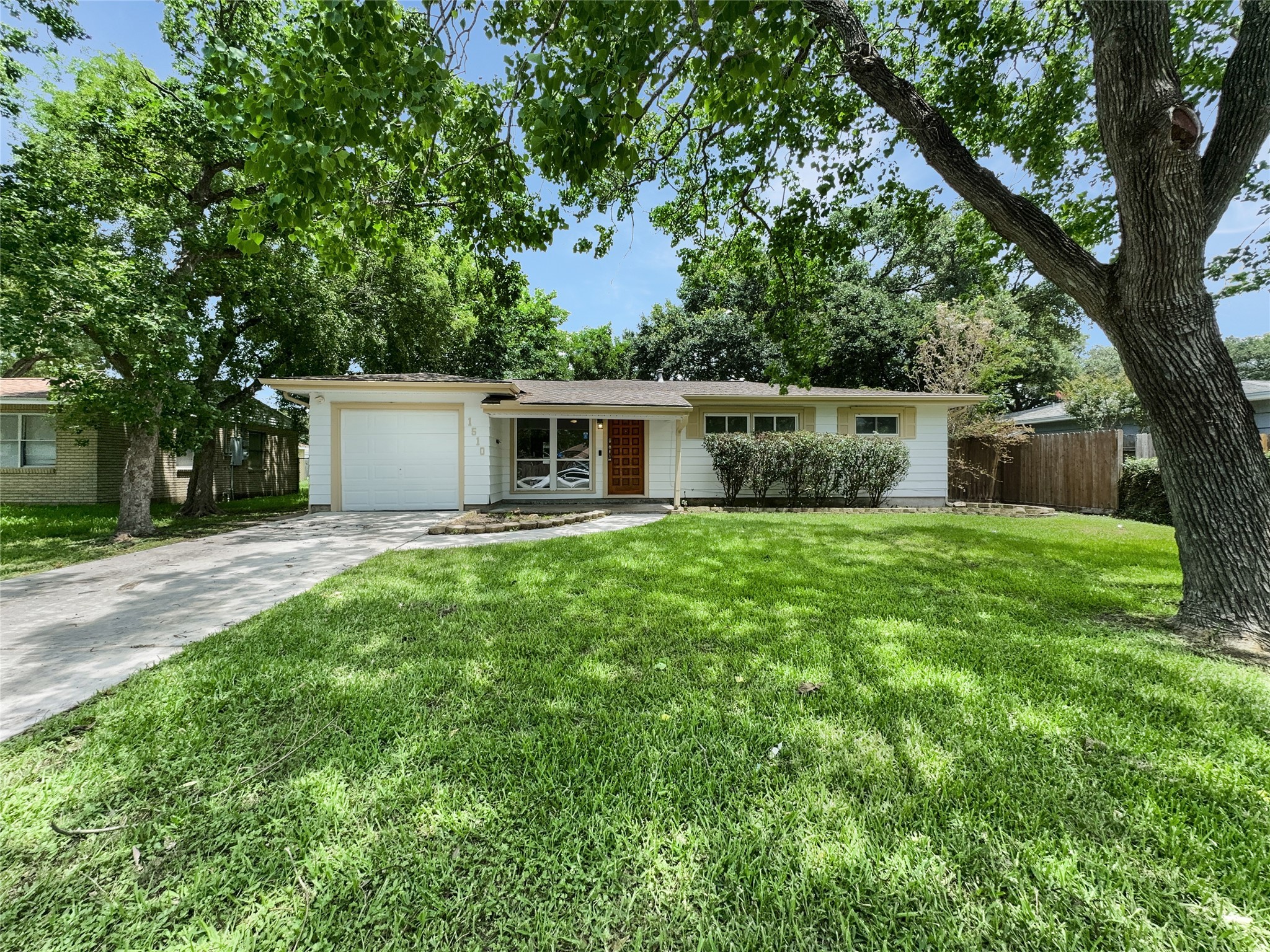 1510 14th Avenue N Texas City TX 77590