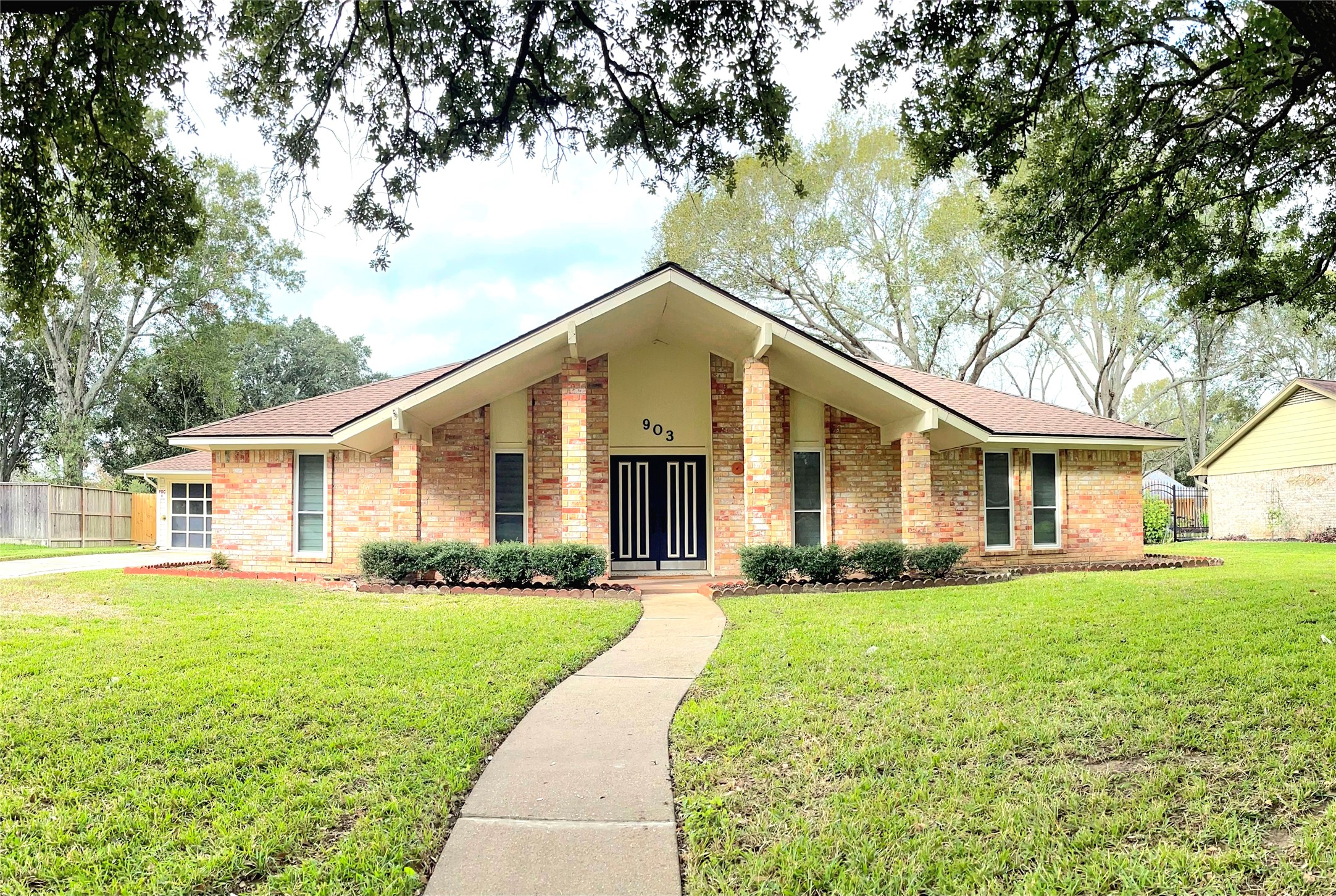 903 Carnation Street Katy TX 77493