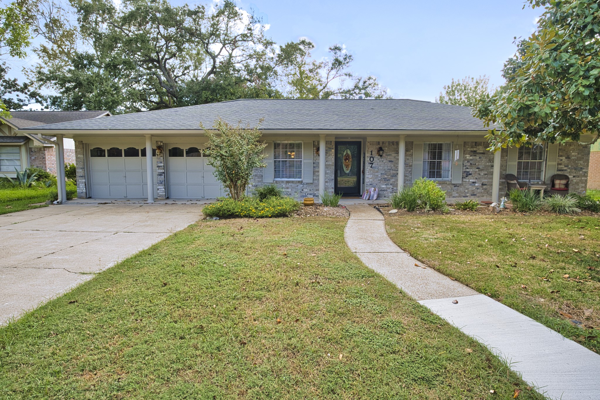 107 Pine Street Lake Jackson TX 77566